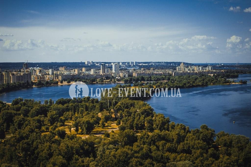 Фото Девичник Вид с крыши на акваторию Днепра