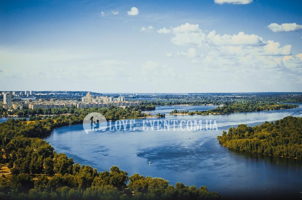 Фото Девичник Вид с крыши на акваторию Днепра