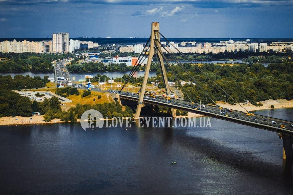 Фото Девичник вид с крыши на Московский мост