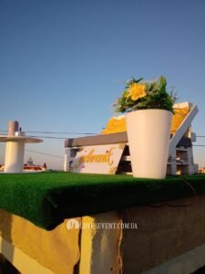 Девичник на крыше