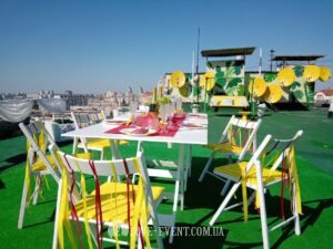 Девичник на крыше