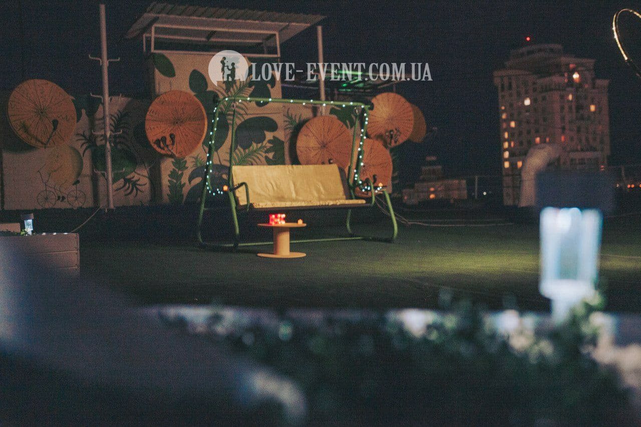 Девичник на крыше