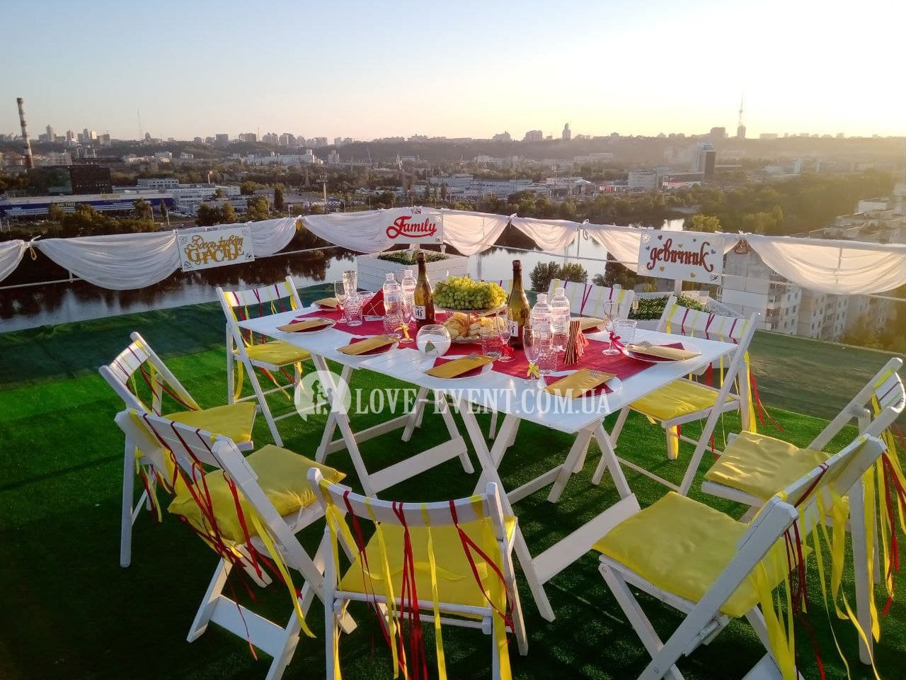 Девичник на крыше