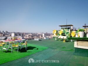 Девичник на крыше