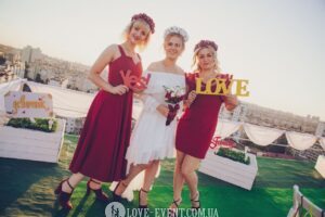 Девичник на крыше