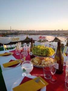 Девичник на крыше