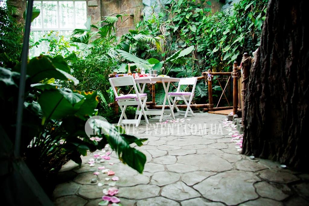 Фото Свидание в оранжерее у водопада