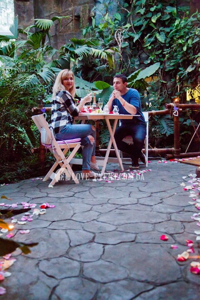 Фото гости на свидании в оранжерее