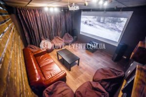 Фото Романтическое свидание в кинотеатре