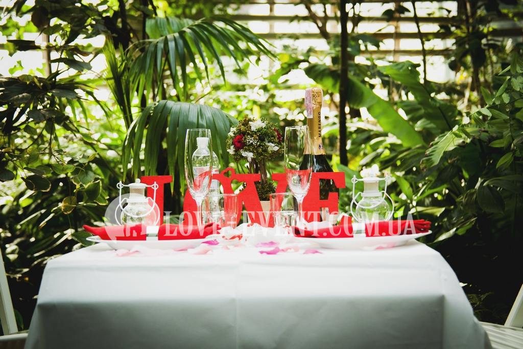 Фотография свидание в оранжерее Тропики