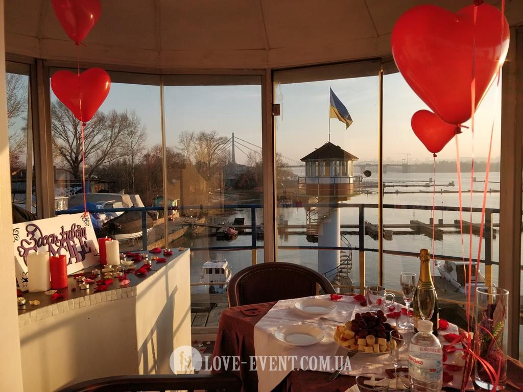 Фото Интерьер и оформление романтического свидания на маяке